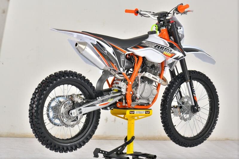 Китайский эндуро Motoland CRF250